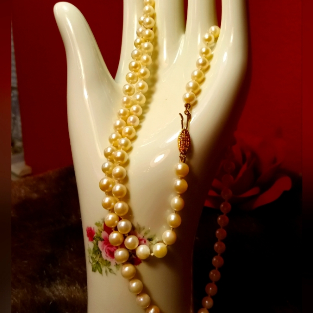 Vintage 9mm, 14ķ gold clasp PEARL necklace